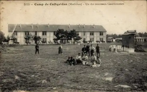 CPA Camp de Coëtquidan Morbihan, un des nouveaux Casernements