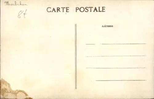 Ak Locmariaquer Morbihan, Dolmen de la Table des Marchands, vue du côté Est, zwei Personen