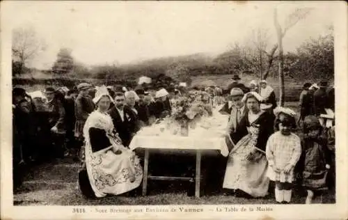 Ak Vannes Morbihan, Hochzeitsfeier, Tisch der Braut, Gruppe von Menschen, traditionelle Kleidung