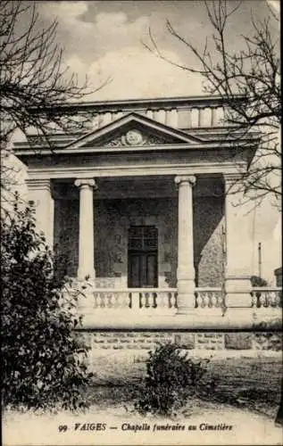 CPA Vaiges Mayenne, Chapelle funéraire au Cimetière
