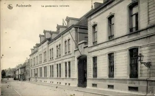 Ak Oudenaarde Audenarde Ostflandern, Gendarmerie nationale,  Gebäude, Straße, stimmungsvolles Wet