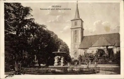 Ak Dessau in Sachsen Anhalt, Neumarkt und Johanniskirche