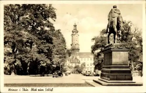 Ak Weimar in Thüringen, Blick zum Schloss, Denkmal
