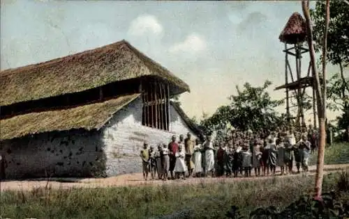 Ak Usaa Tansania, Kirche und Schulhaus am Kilimandscharo, Deutsch Ost Afrika