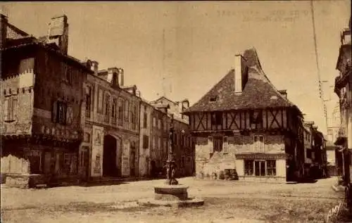 Ak Saint Céré Lot, Place du Mercadial