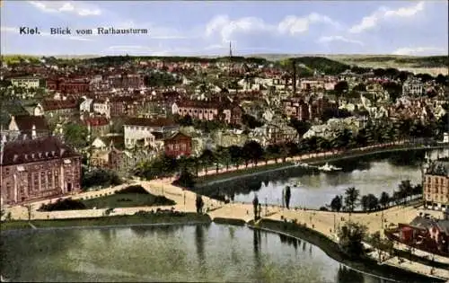Ak Kiel in Schleswig Holstein, Blick vom Rathausturm auf den Ort, Straße