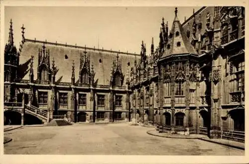 Ak Rouen Seine Maritime, Palais de Justice, gotische Architektur, Innenhof, Mittelalterliches Bau