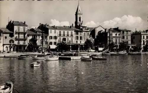 CPA Sanary-sur-Mer Var, Un coin du Port et l'Eglise