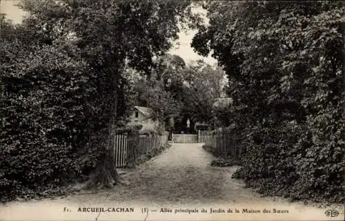 CPA Arcueil Cachan Val de Marne, Allée principale du Jardin de la Maison des Soeurs