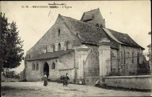 Ak Mézières Ardennes, Kirche, alte Architektur, zwei Frauen, ländliche Umgebung