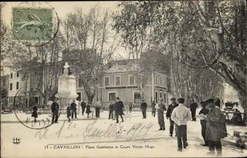 Ak Cavaillon Vaucluse,  Platz Gambetta, Cours Victor Hugo, Schneelandschaft, Menschen