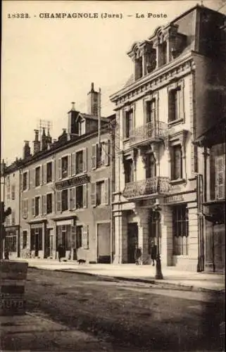 Ak Champagnole Jura, Historisches Gebäude, Postamt, Straße, alte Architektur, Schwarze und Weiße 