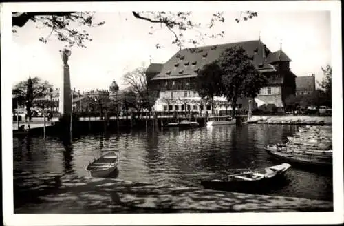Ak Konstanz am Bodensee, Gondelhafen, Historisches Gebäude, Boote, Wasser, Bäume