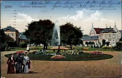 Ak Gera in Thüringen, Fürstlicher Küchengarten, Brunnen, Park mit Blumenbeeten, elegante Mode