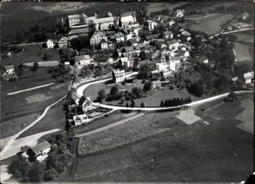 Ak Hochosterwitz Sankt Georgen am Längsee Kärnten, Burg Hochosterwitz,  ein Luftbild aus dem J...