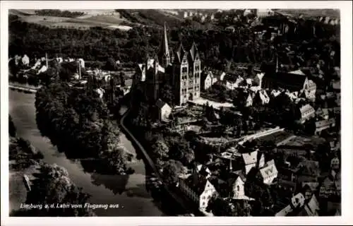 Ak Limburg an der Lahn in Hessen, Blick auf den Limburger Dom u. Altstadt, Vogelperspektive