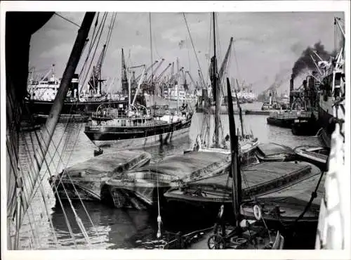 Foto Hafen, Schiffe, Dampfer, Lastschiffe