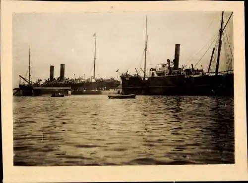 Foto Schiffe im Hafen, Dampfer