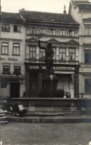 Foto Ak Nordhausen am Harz, Brunnen, Geschäft Weissenborn