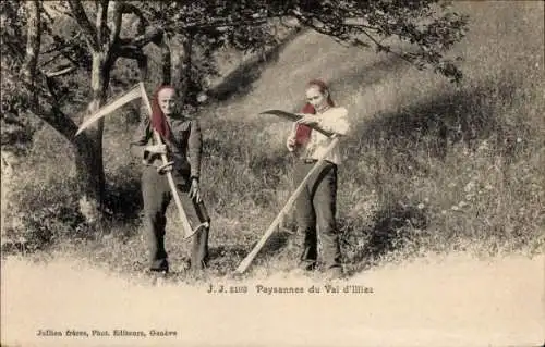 Ak Val-d'Illiez Kanton Wallis, Zwei Frauen in Trachten, Sensen