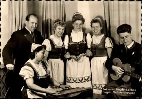 Ak Zwickauer Heydel-Lerchen, Erzgebirgische Volkskunstgruppe, Trachten, Zither