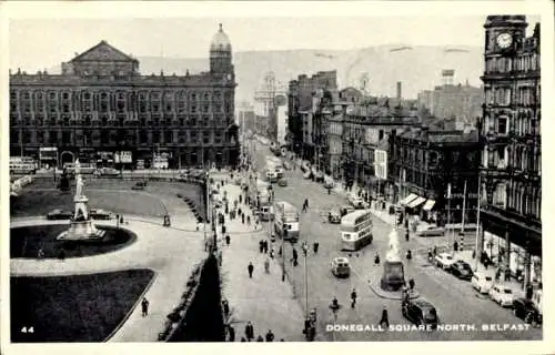 Ak Belfast Irland, Donegall Square North, Statues, Traffic