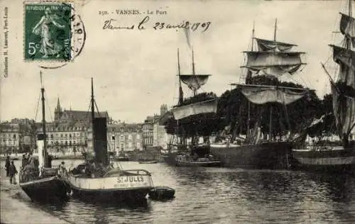 Ak Vannes Morbihan, Le Port, Schiffe im Hafen, Wasserweg, Stadtansicht, alte 