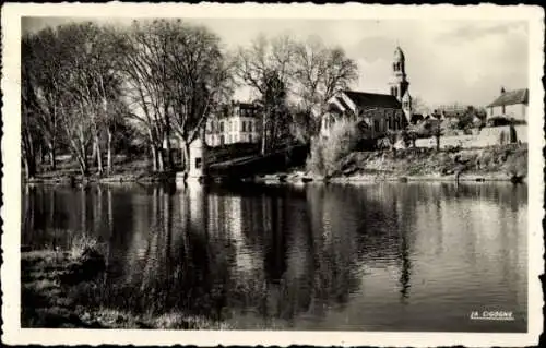 Ak Les Ormes Vienne, Kirche, Schloss