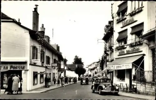 Ak Divonne les Bains Ain, Zentrum, Geschäfte, Autos