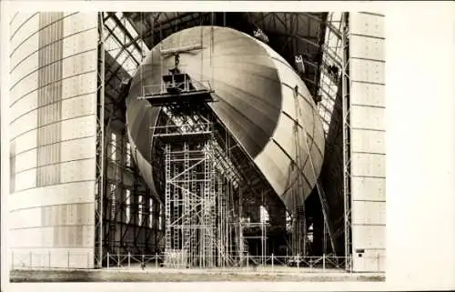 Ak Zeppelin Luftschiff LZ 129 Hindenburg in Bau, Luftschiffhalle