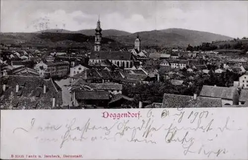 Ak Deggendorf im Bayerischen Wald Niederbayern, Stadtansicht von  Kirchen, Berge,  Architektur