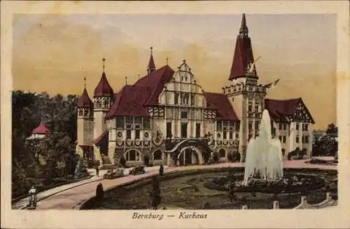 Ak Bernburg an der Saale, Kurhaus in  s Gebäude mit Brunnen und Türmen