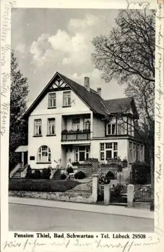 Ak Bad Schwartau in Holstein, Vorderansicht Pension Thiel, großes Haus, Garten, Bäume