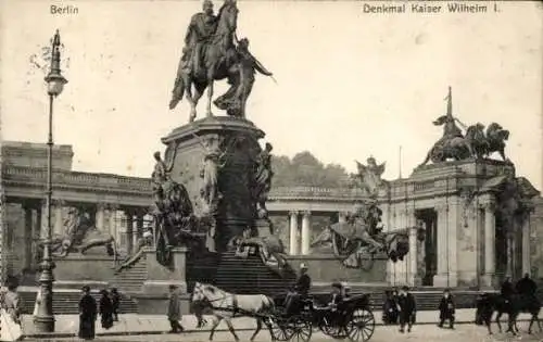 Ak Berlin Mitte, Denkmal Kaiser Wilhelm I., Kutsche