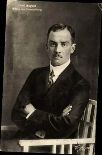 Ak Herzog Ernst August von Braunschweig Lüneburg, Sitzportrait, Wohlfahrt