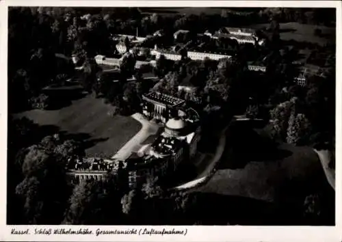 Ak Bad Wilhelmshöhe Kassel in Hessen, Schloß Wilhelmshöhe, Gesamtansicht, Luftaufnahme