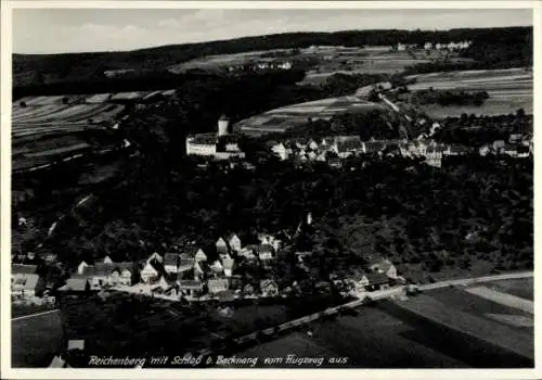 Ak Reichenberg Moritzburg in Sachsen, Luftaufnahme von  Schloss, Backnang, landschaftlich