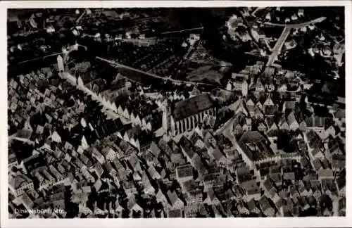 Ak Dinkelsbühl in Mittelfranken, Luftaufnahme von   Altstadt, viele Dächer