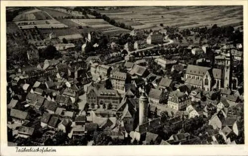 Ak Tauberbischofsheim in Baden, Luftaufnahme,  Architektur, landwirtschaftliche Flächen