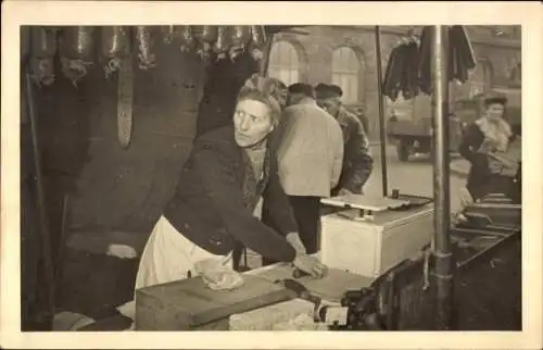 Foto Ak Markt, Wurstverkauf