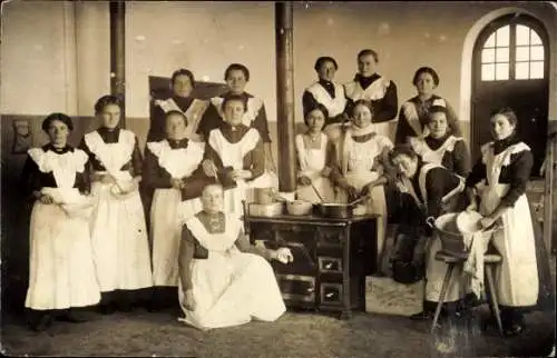 Foto Ak Bad Urach in der Schwäbischen Alb Württemberg, Köchinnen