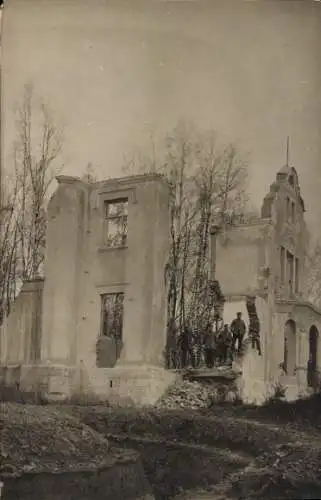 Foto Ak Kukliki Ostpreußen, zerstörte Villa, I. WK