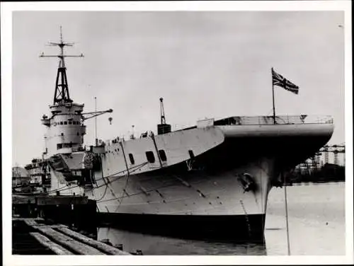 Foto Britisches Kriegsschiff, Militär, Hafen, HMS Perseus