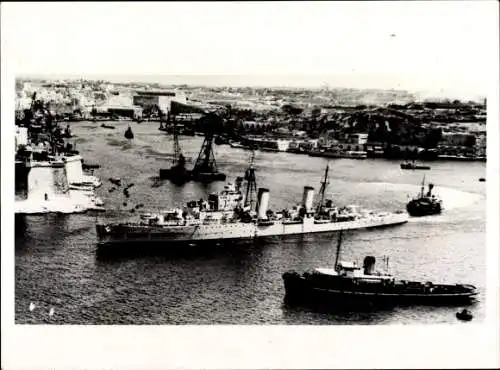 Foto Britisches Kriegsschiff Euryalus, Hafen, Britische Marine