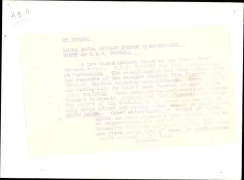 Foto Britisches Kriegsschiff, HMS Phoenix, Marinesoldat