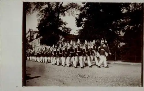 Foto Ak Potsdam, Garde-Regiment, Lange Kerls marschieren