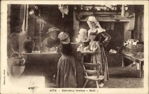 Ak Bretagne, Bauernfamilie in der Stube, Kamin