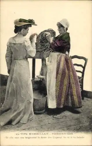 Ak Fischhändlerin am Haus verkauft Kundin Fisch