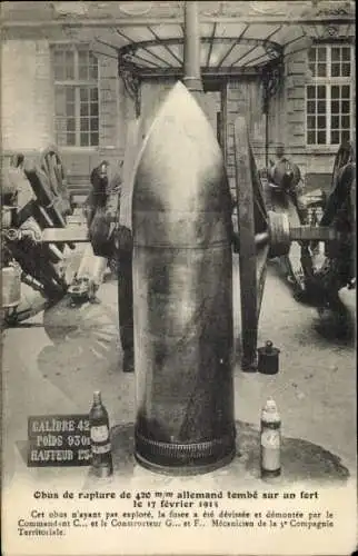 Ak Deutsche Kaliber 42 Granate in französischem Fort ausgestellt