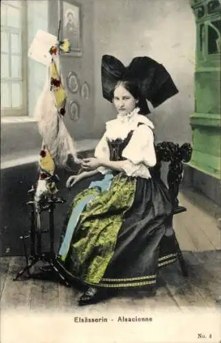 Ak Elsässerin in Tracht, Spinnrad